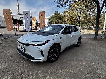 тойота в: Toyota bZ4X: 2024 г., Электромобиль, Кроссовер — 1