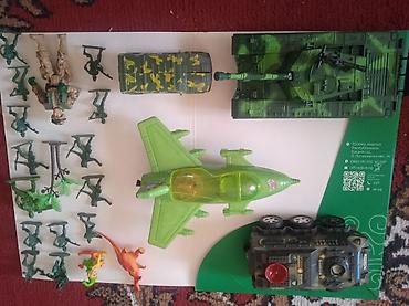 Игрушки: Детские игрушеки и фигурокии. Состав: - Фигурки супергероев и — 12