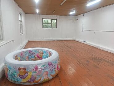 новый дом бишкек: 50 м², 3 комнаты, Лоджия, Парковка, Забор, огорожен