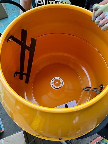 Бетономешалки, смесители: Экс калибр Бетономешалка 160л 800ват 220ват Доставка по городу — 15