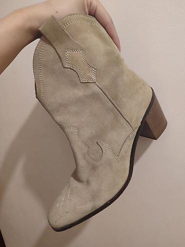 Кроссовки и спортивная обувь: Кеды женские, 2 пары. 1) Белые кожаные кеды: - Минималистичный — 6