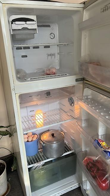 silver kitchen: Гарнитур для спальни и бытовая техника 1) Шкаф трехстворчатый с — 5