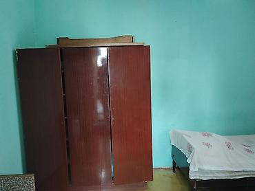 1 otaqlı sadə mebel dəsti Tərkib: - 3 qapılı, sürgülü şkaf (taxta
