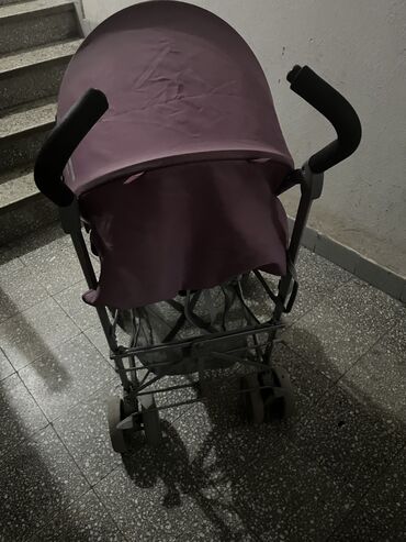 Kolica za bebe: Kisobran kolica bez pstecenja. Potrebno ih je samo oprati