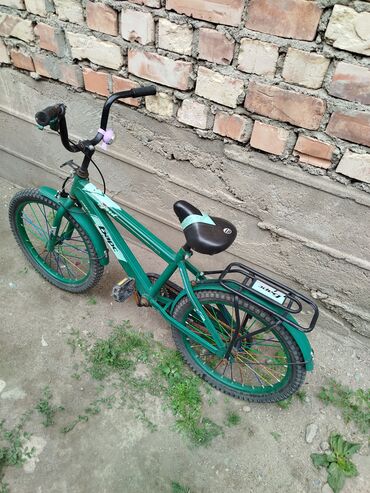 детские велосипеды для маленьких: Продам 2велосипеда в хорошем состоянии. Зелёный Барс