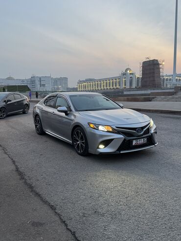 Toyota: Toyota Camry: 2019 г., 2.5 л, Вариатор, Гибрид, Седан