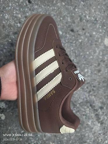 Patike: 36 do 41
3200 din — 9