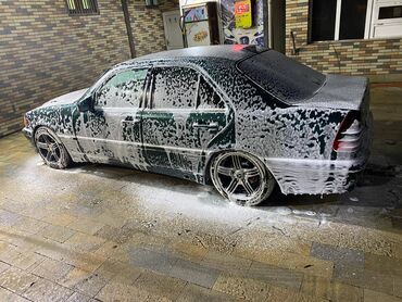 Mercedes-Benz: Mercedes-Benz 240: 2.4 l | 1998 il Sedan — 5