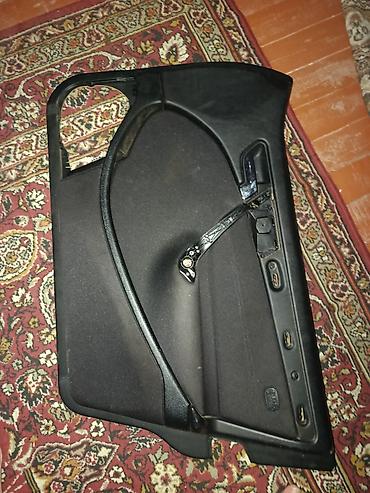 mersedes salon: Məhsul: Avtomobil qapı döşəməsi (salon qapı kartı) Təsvir: - Qara — 1