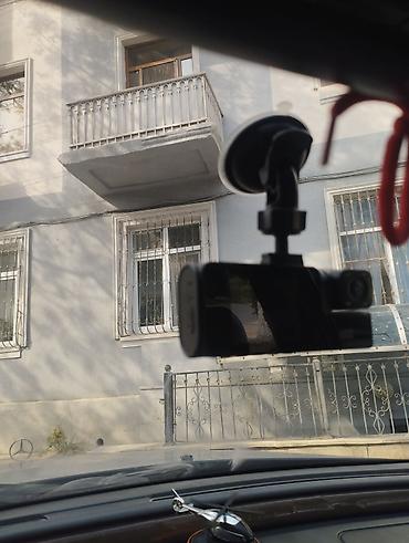 videoregistrator: Avtomobil üçün ön şüşəyə bərkidilən videoregistrator - Vakuumlu — 1