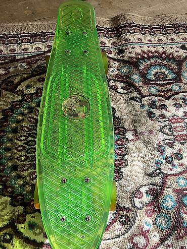 real gitara: Təzə alınıb 1 ay olar qırığı cızığı yoxdur yaxşı baxılıb real alıcılar — 2