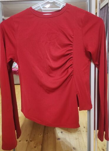Другое: Qırmızı uzunqollu bluz/top - Rəng: tünd qırmızı - Material: nazik
