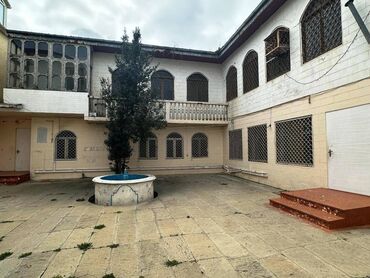 kirayə evlər sabuncuda: Sabunçu qəs. 4 otaqlı, 200 kv. m, Orta təmir