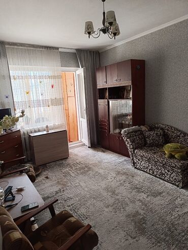 дом тоголок молдо васильева: 1 бөлмө, 35 кв. м, 106-серия, 3 кабат, Косметикалык ремонт