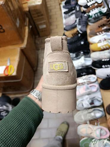 jordanke nike: Odlicna kopija ugg cizmica od 36 do 41
CENA 3300din — 2