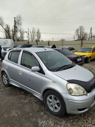 Toyota: Toyota Vitz: 2002 г., 1.5 л, Автомат, Бензин, Седан