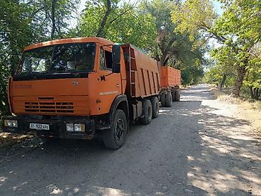 Прицепы и полуприцепы: Самосвал с прицепом-зерновозом Описание: - Тягач КАМАЗ оранжевого — 2