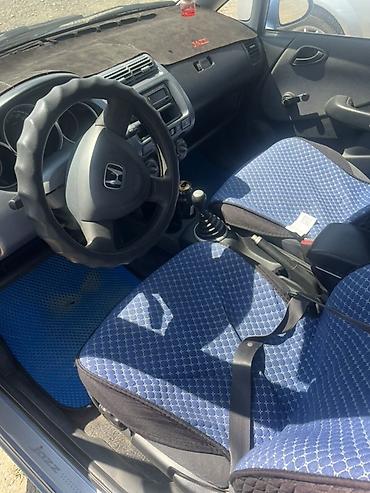 jak авто: Honda Jazz: 2004 г., 1.4 л, Механика, Бензин, Хэтчбэк — 6