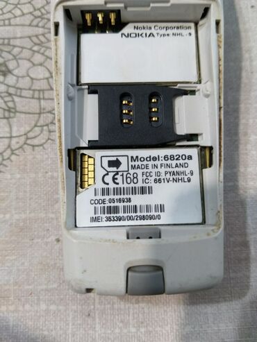 Nokia: Nokia 6820 – jedinstveni preklopno‑klizni telefon sa kompletnom QWERTY — 6