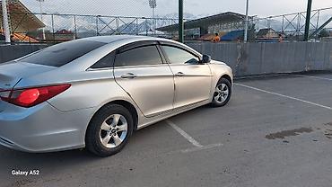 Hyundai: Hyundai Sonata: 2012 г., 2 л, Газ — 12