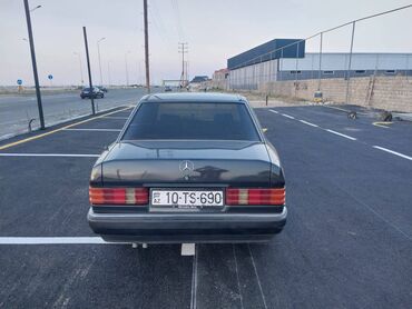 Mercedes-Benz: Mercedes-Benz 190: 2.6 l | 1992 il Sedan