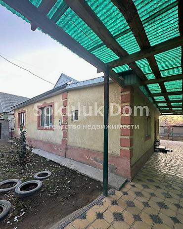 Продажа коттеджей и домов: 🏠Продается дом в с. Сокулук 🟡Комнаты: 4 🟡Участок: 8 соток 🟡Отопление — 1