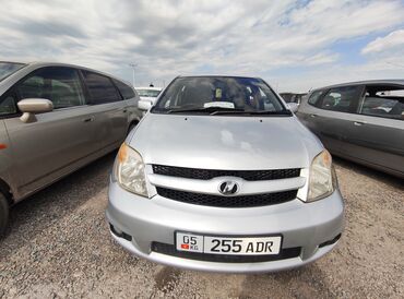 Toyota: Toyota ist: 2002 г., 1.5 л, Автомат, Бензин, Седан