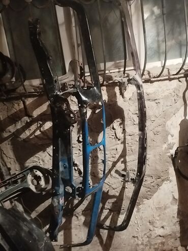 Digər kuzov detalları: Bmw e36 ehtiyat hissələri var her bir ehtiyat hissələri var 1.8m40 — 3