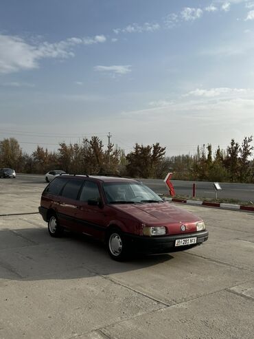 машина велик: Volkswagen Passat Variant: 1988 г., 1.8 л, Механика, Универсал