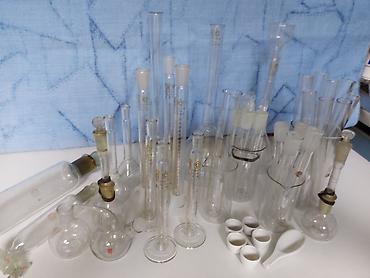 Другая посуда и кухонный инвентарь: Лабораторная посуда и аксессуары (набор) Состав: - Фарфоровые — 25