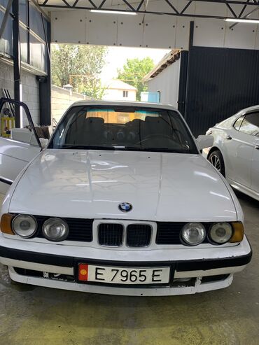 срочно срочно продаю машина: BMW 5 series: 1991 г., 2 л, Механика, Бензин, Седан