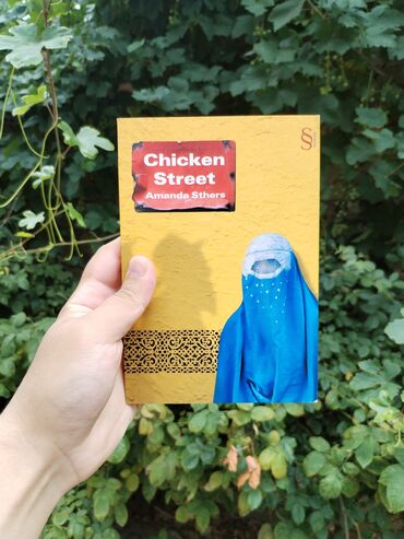 Kitablar, jurnallar, CD, DVD: Chicken Street - Türkcə kitab