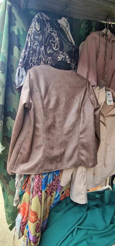 polovne kozne jakne: 06. Velur jakne
4400 dinara

1xl,2xl,3xl,4xl