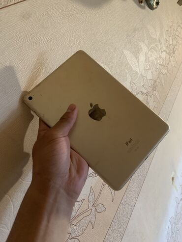 appl: Планшет, Apple, 7" - 8", Wi-Fi, Б/у, цвет - Золотой