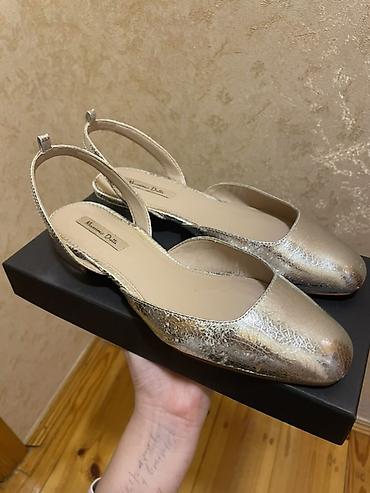 Basanoşka və səndəllər: Massimo Dutti qadın baletka-sandal modeli - Rəng: metalik gümüş - — 3