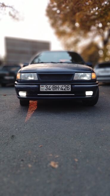 Opel: Opel Vectra A liftback (5 qapı), tünd mavi rəng. Texniki — 6