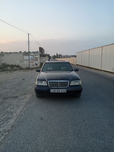 Mercedes-Benz: Masin otur sur masindir. Senedler qaydasindadir. Mator karobka most