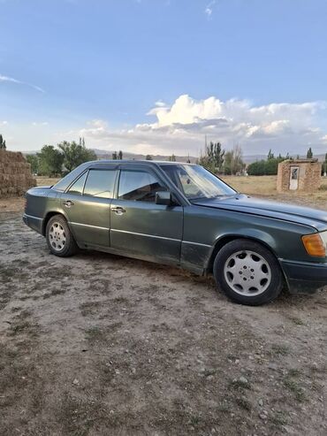 продаю в связи переездом: Mercedes-Benz W124: 1992 г., 2 л, Механика, Седан
