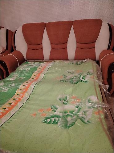 salon divanları: Klassik üslublu yumşaq mebel dəsti - Tərkib: 1 ədəd 3 nəfərlik divan — 3