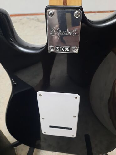 Гитары: Fender Squier Sonic +Frontman10G Полный комплект для гитариста. Гитара — 14