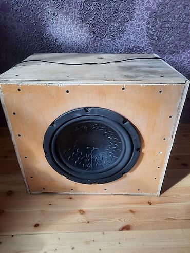 kalonka kabeli: Ağac korpusda iri ölçülü passiv subwoofer - Korpus: qalın — 1