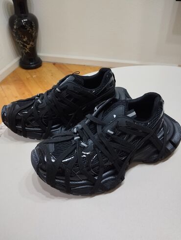 Krasofkalar və idman ayaqqabıları: Balenciaga Runner – qara rəngli idman ayaqqabısı (çift) - Rəng: tam — 9