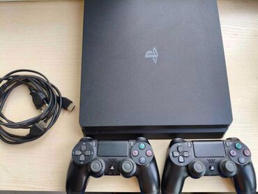 телевизор для плейстейшен 4: Продаю play station 4 slim 1 тб Два джойстика оригинал Игры есть