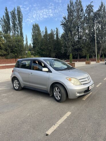 авто кулуч: Toyota ist: 2003 г., 1.3 л, Автомат, Бензин, Хэтчбэк