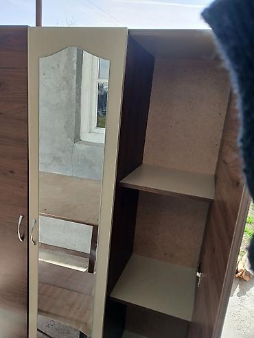 mebeller 2 ci el: Üç qapılı paltar şkafı - Material: laminat/MDF tipli taxta örtük, qoz — 2