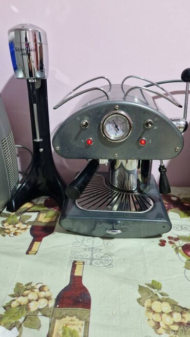 aparat za kafu: TCM vrhunski Nemacki kafemat sav od metala sa sitemom pripreme kafe