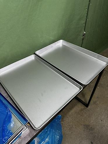 Кондитерский инвентарь: Перфорированные и гладкие противни для выпечки (пекарские листы) — 30