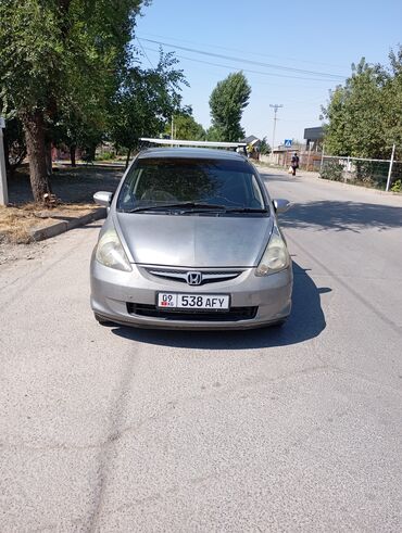 срочно продаю в связи с переездом: Honda Fit: 2005 г., 1.3 л, Вариатор, Бензин, Универсал