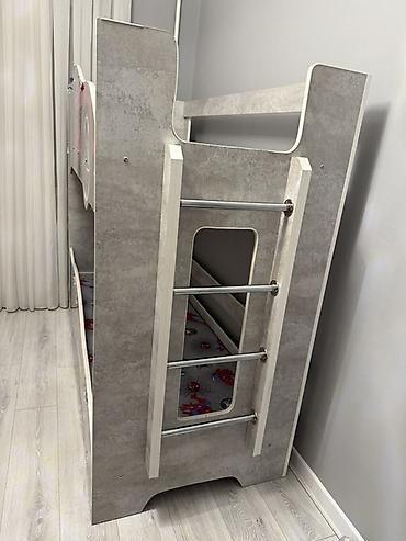 bunk bed: Двухъярусная детская кровать, Б/у, ЛДСП, цвет - Серый — 2