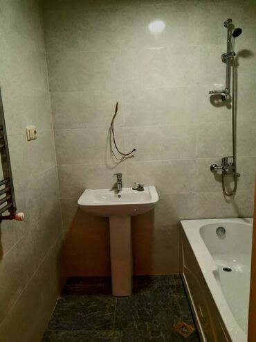 Uzunmüddətli kirayə mənzillər: Mənzil kirayəyə verilir. Ailəli olması mütləqdir. Binada 70 faizdən — 9